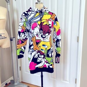 NWT   Members only, Looney Tunes long tunic sweatshirt Size Small.  Info below.
